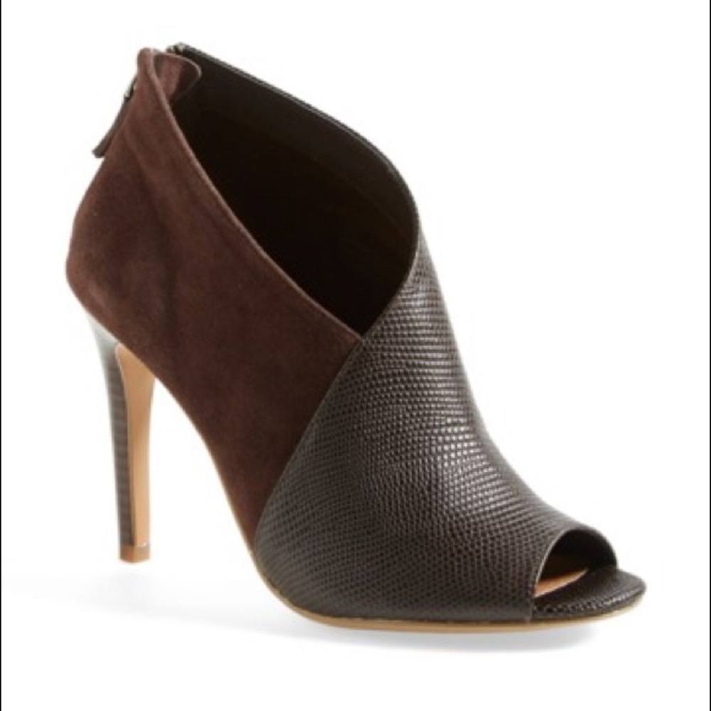 Halogen “Riley” booties peep toe, zip back size 5M
